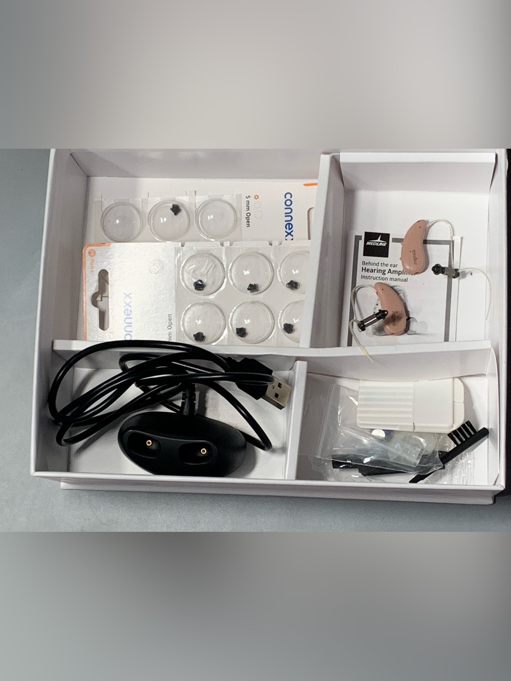 Left & Right Signia Pure Charge & Go lAX
BG Hearing AIDS Connexx Desktop
Charger